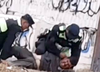 POLICÍAS ATACARON A UN INDIGENTE