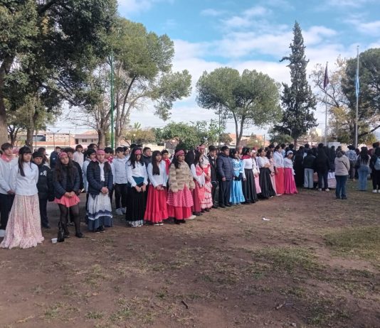 LA PATRIA Y LOS VECINOS