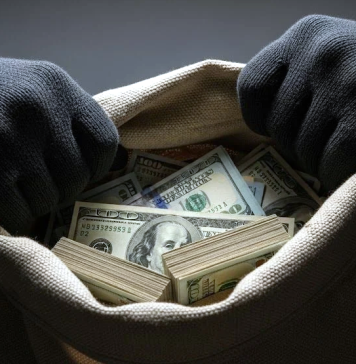 CAMBIO ILEGAL, ROBO DE FORTUNA Y LAVADO DE DINERO